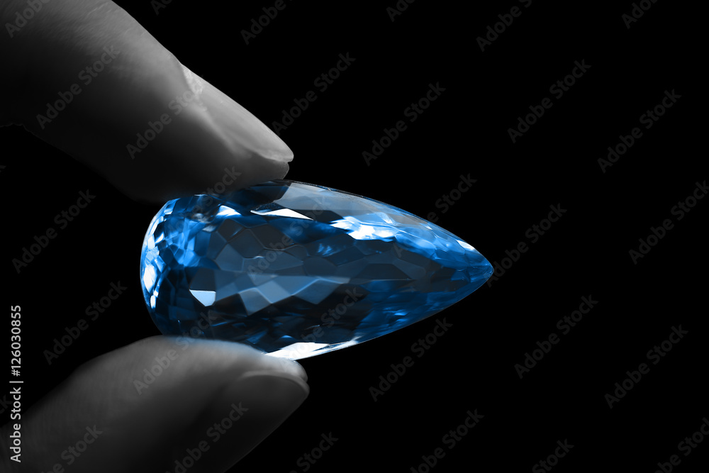 Mes Llevando Disfraz zafiro azul rubi gema agua marina diamante azul aqua blue diamond ruby gem  Sapphires Stock Photo | Adobe Stock