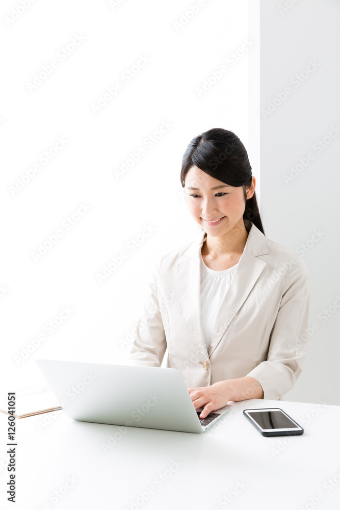 asian businesswoman working in the office asian businesswoman working in the office