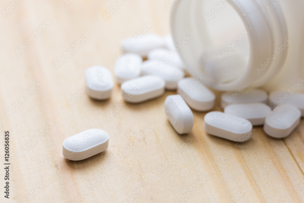 Oral medicine, paracetamol,white pills Oral medicine, paracetamol,white pills