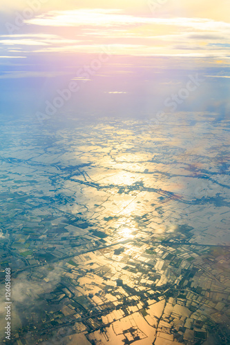 Obraz na płótnie high angle view sunset on the air plane w salonie