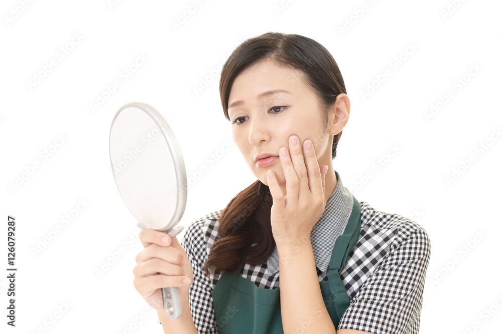 お肌が気になる女性 お肌が気になる女性