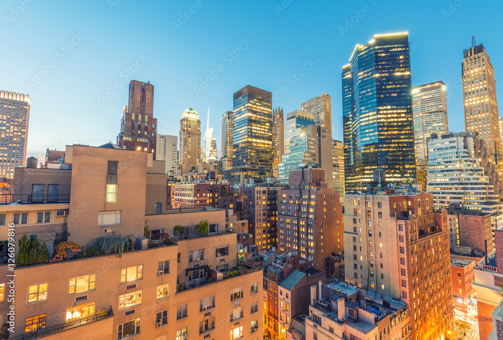 Naklejka premium Aerial view of Midtown Manhattan, New York CIty at dusk