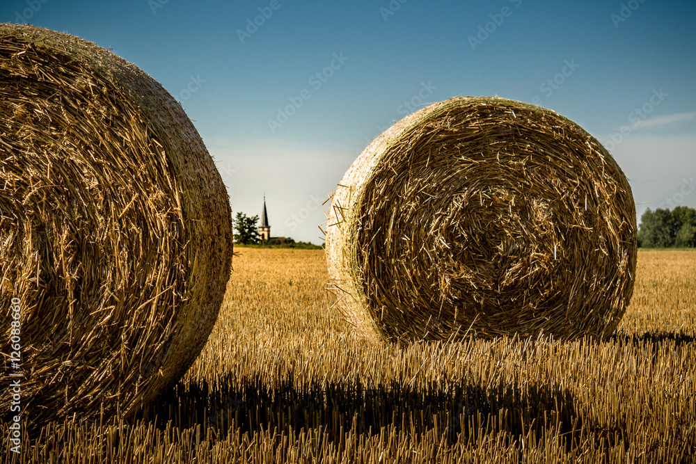 Strohballen in der Sonne