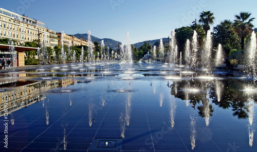 Obraz na płótnie reflections in nice
