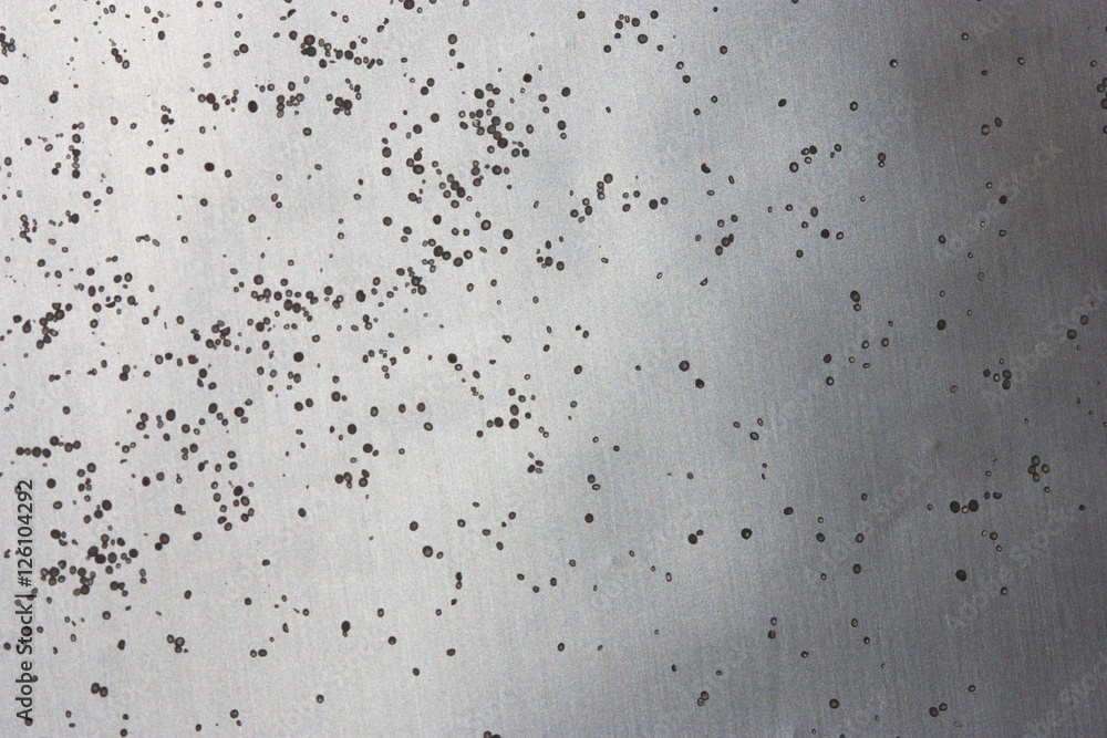 Salt sprinkled on the foil Salt sprinkled on the foil