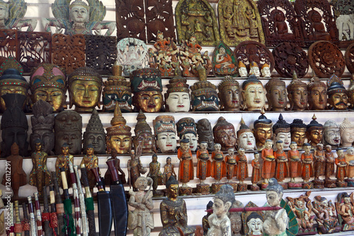Boutique de souvenirs birmans.