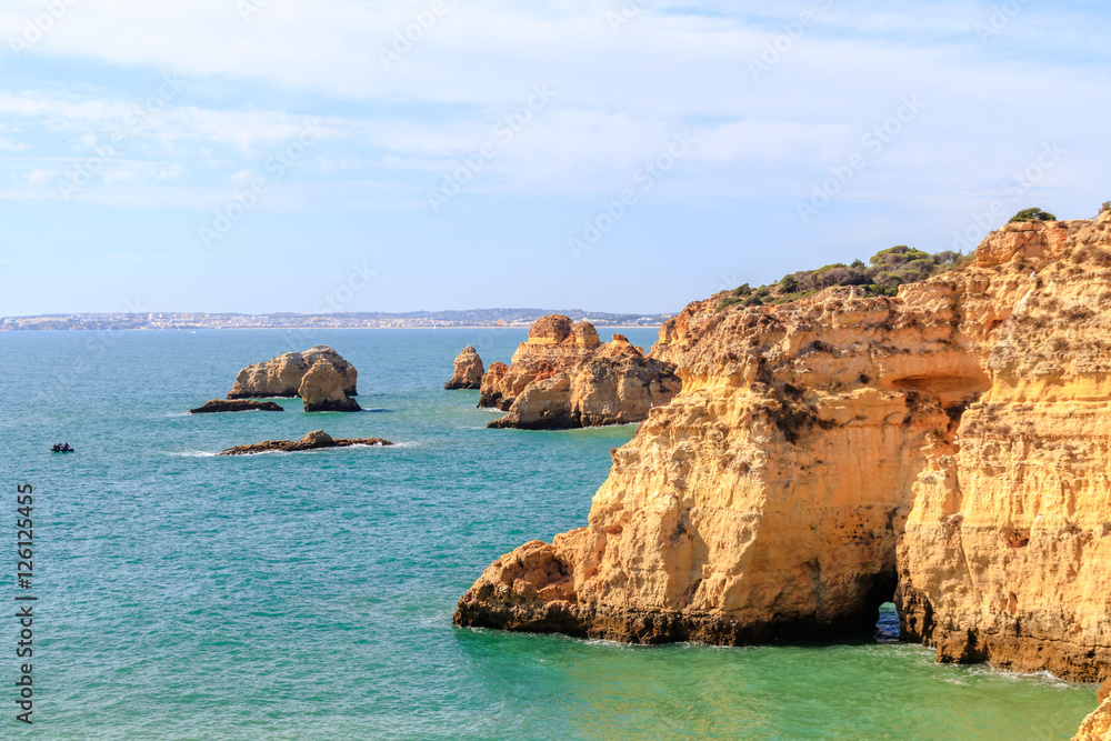 Vista da costa de Portimão Algarve 