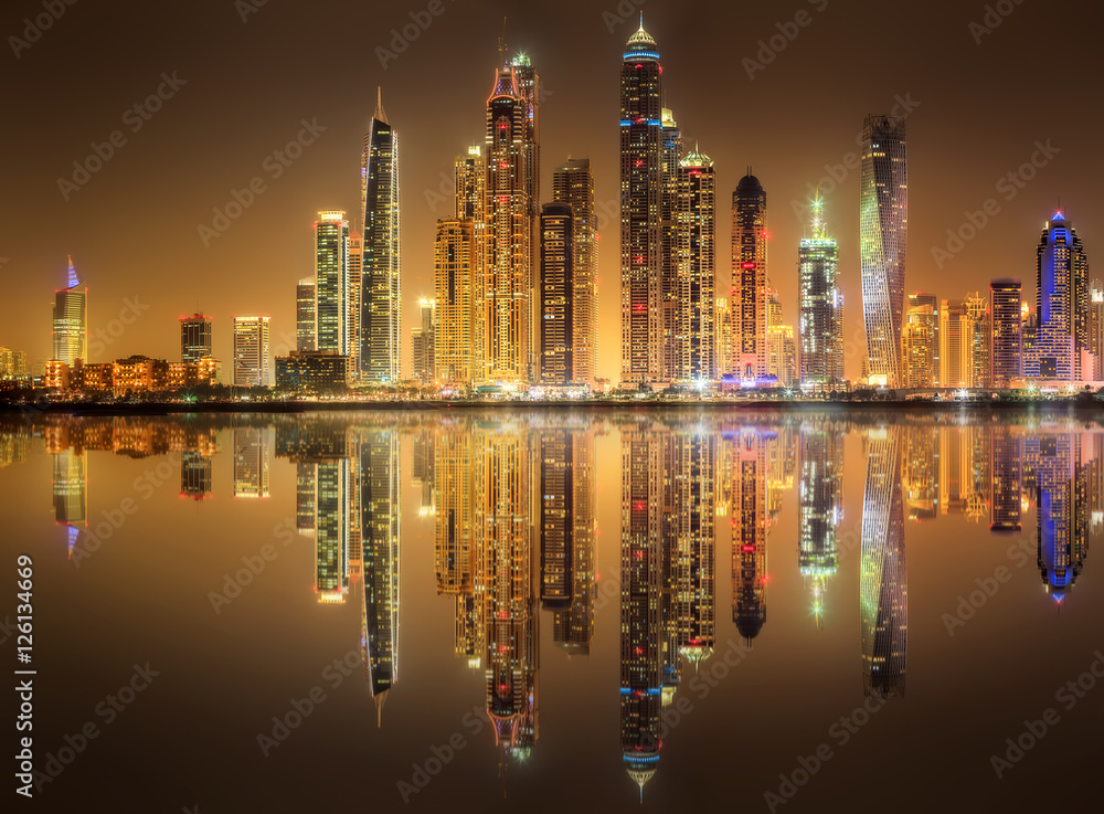 Obraz premium Dubai Marina bay, UAE