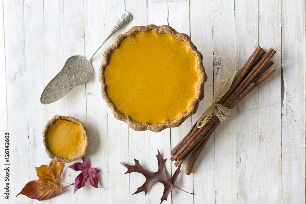 Φωτογραφία Homemade Pumpkin Pie for Thanksgiving and Christmas, Food Styling and Food Photo