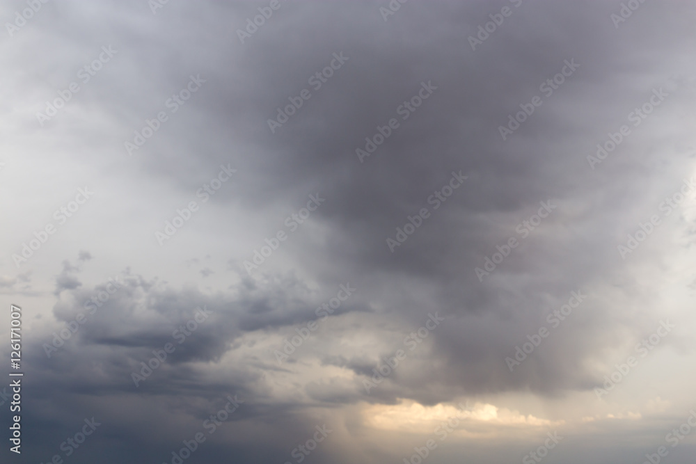 beautiful sky with clouds in the evening