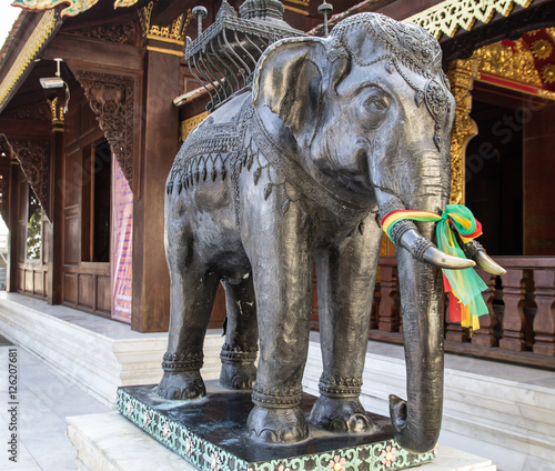 Elephant statue photo