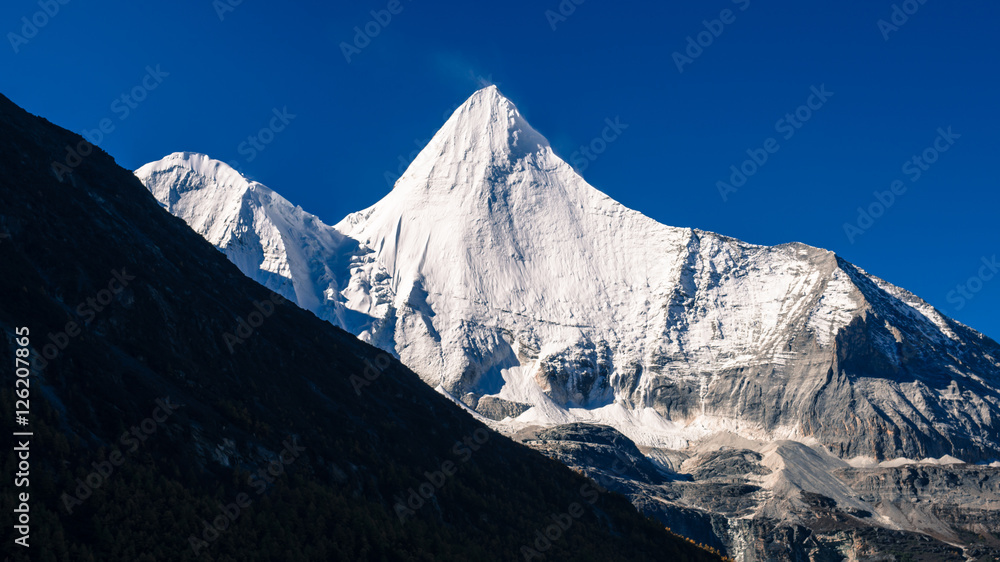 The Snow mountain sanctuary at national level reserve in Daocheng County, in the southwest of Sichuan Province, China. The Snow mountain sanctuary at national level reserve in Daocheng County, in the southwest of Sichuan Province, China.