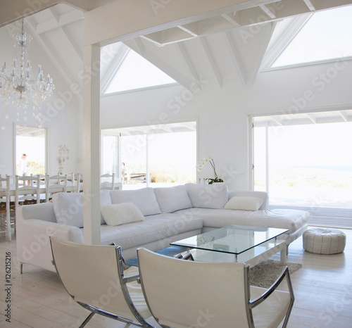 Fotografija beautiful modern living room interior