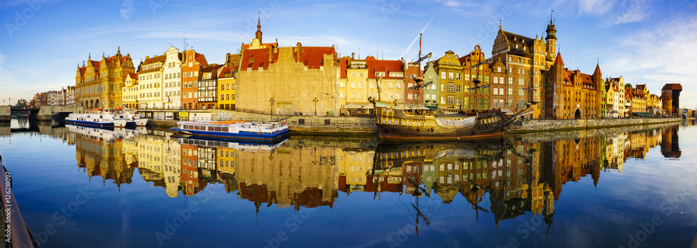 Obraz Stare Miasto w Gdańsku (Danzig) w Polsce, panorama ze słynnym dźwigiem w Gdańsku