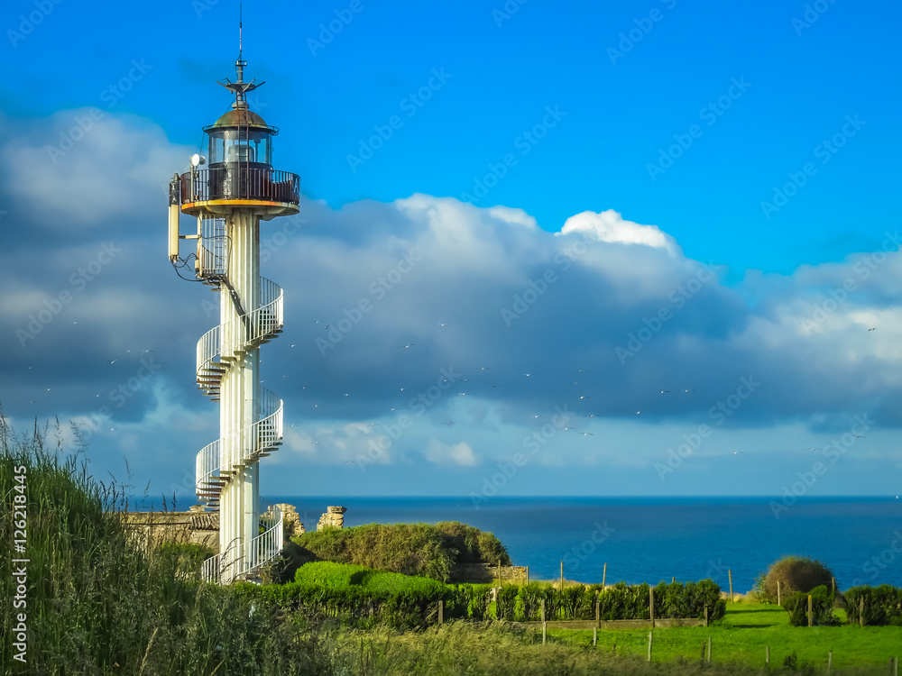 Fototapeta premium phare de l'alprech le portel