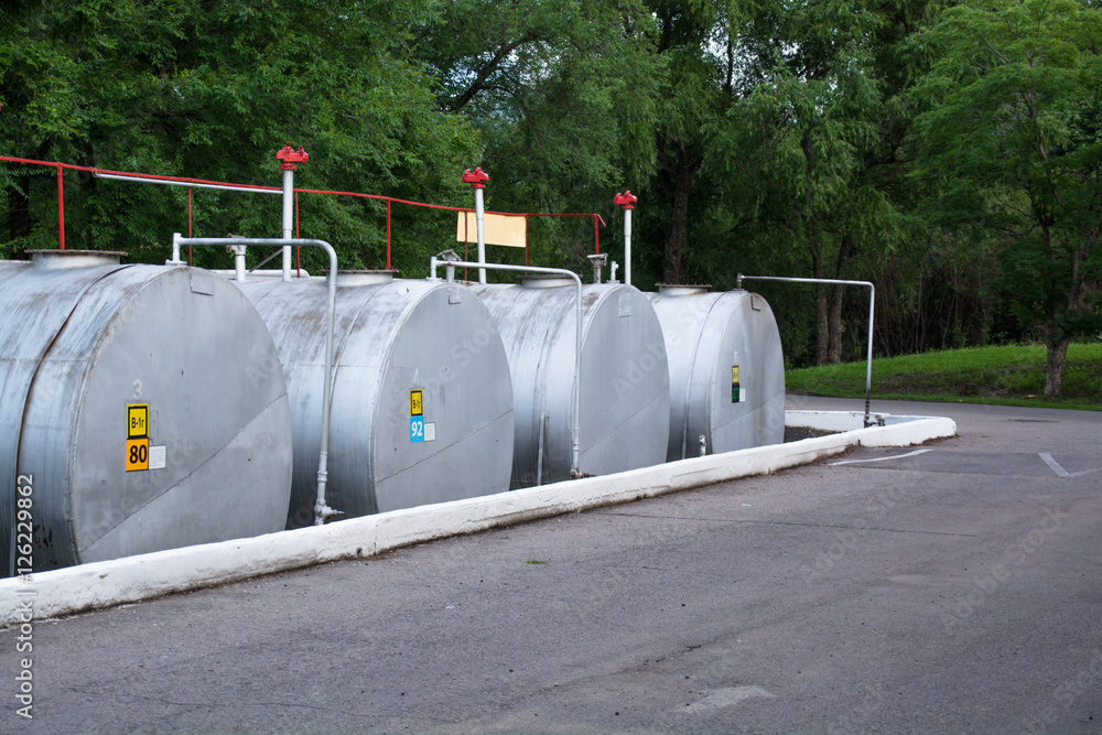 Four tanks for flammable liquids located horizontally. Four tanks for flammable liquids located horizontally.