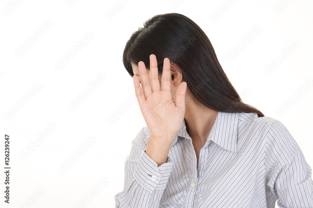 撮影拒否する女性 撮影拒否する女性