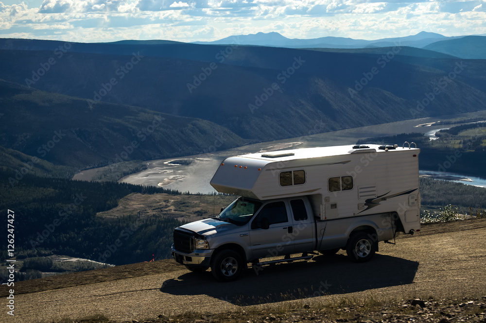four-wheel drive mobile home in Alaska four-wheel drive mobile home in Alaska