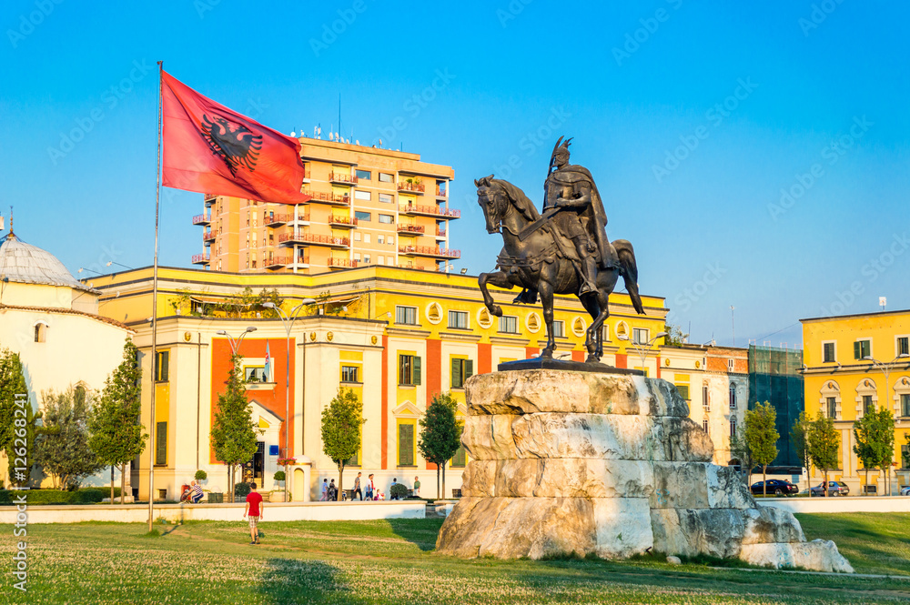 Ταπετσαρία Skanderbeg square with flag, Skanderbeg monument and The Et'hem Bey Mosque in the center of Tirana city, Albania