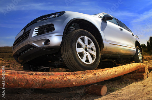 SUV overcomes obstacle