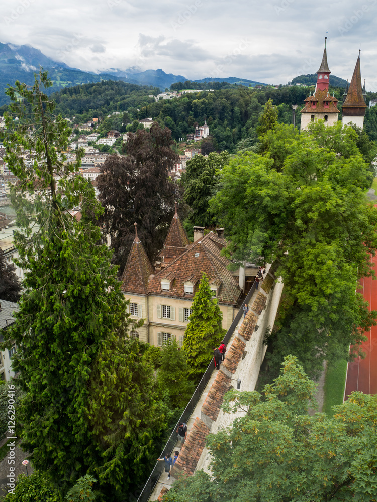 Vistas  desde La Muralla de Musegg de Lucerna, en Suiza, verano de 2016 OLYMPUS DIGITAL CAMERA