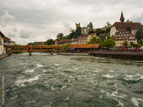 vistas desde el río Resuu en Lucerna, Suiza, en el verano de 2016 OLYMPUS DIGITAL CAMERA