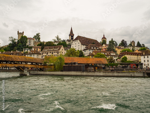 vistas de la ciudad desde el río Resuu en Lucerna, Suiza, en el verano de 2016 OLYMPUS DIGITAL CAMERAOLYMPUS DIGITAL CAMERA