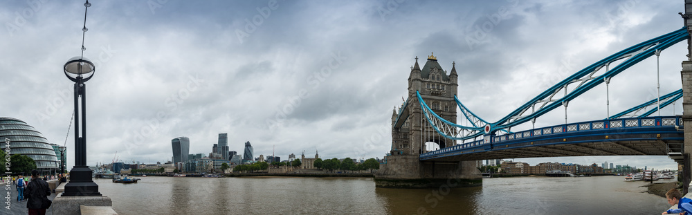 Fototapeta premium Tower Bridge in London