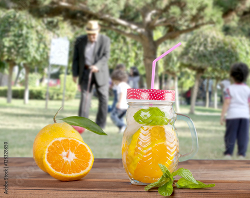 çocuklar için portakal suyu enerjisi photo