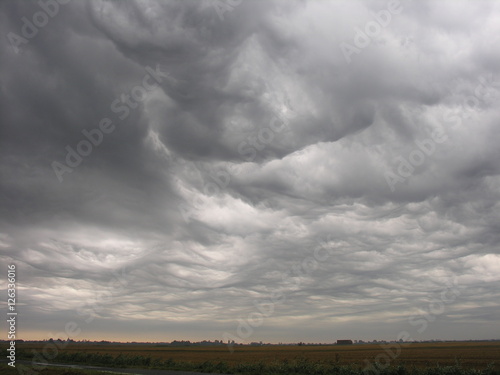 Asperatus cloud over the fens