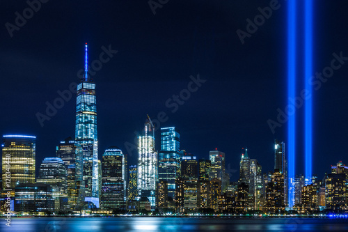 Fototapeta Widok na nocny Manhattan i Tribute in Light ścienna