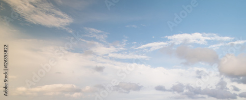 Niebo i chmury tropikalna panorama