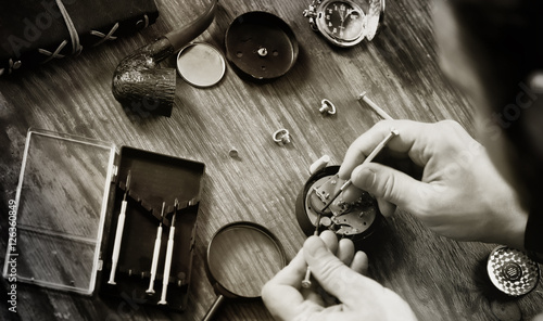 Tableau sur toile black and white photo watch clock repairing