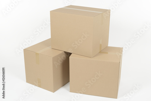 Cajas de cartón apiladas © imstock