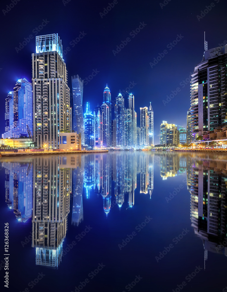 Fototapeta premium Dubai Marina bay, UAE