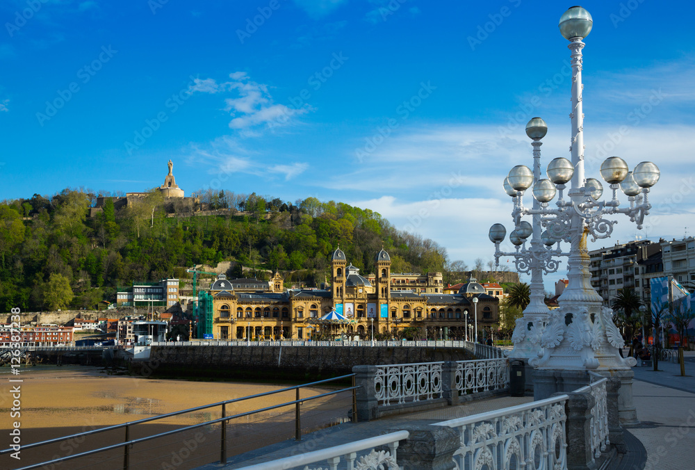 Obraz premium Embankment at San Sebastian