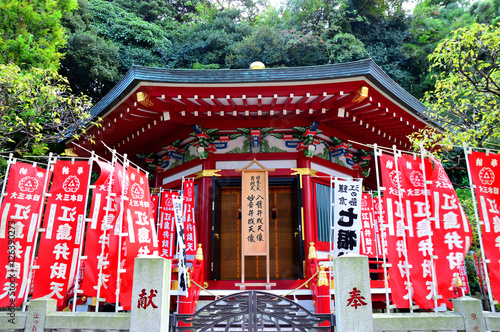 江島神社　奉安殿