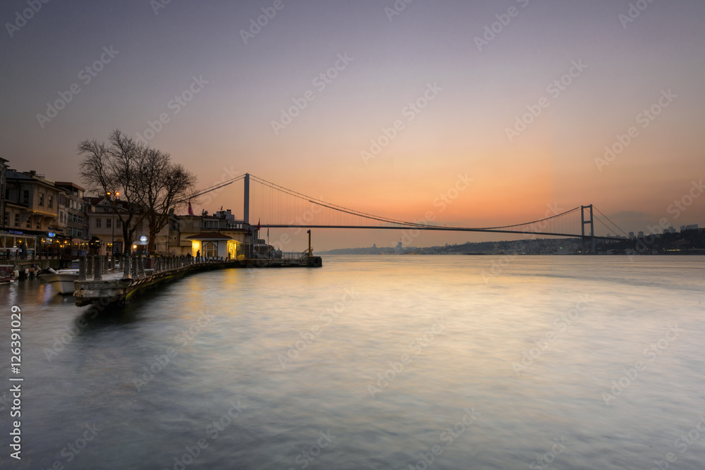 Fototapeta premium Istanbul Bosphorus Bridge at sunset