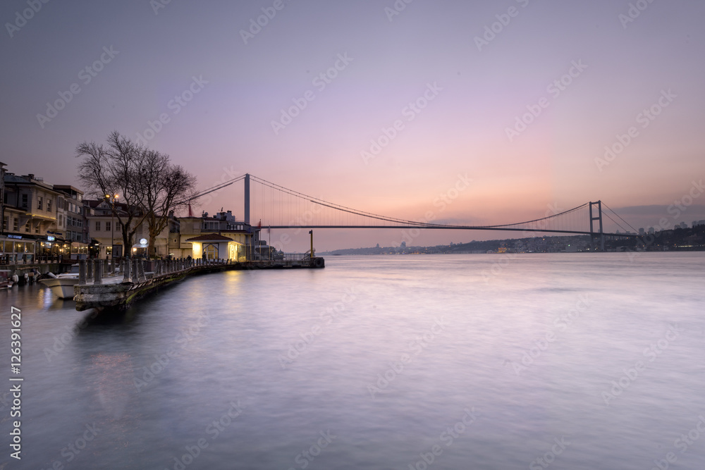 Fototapeta premium Istanbul Bosphorus Bridge at sunset