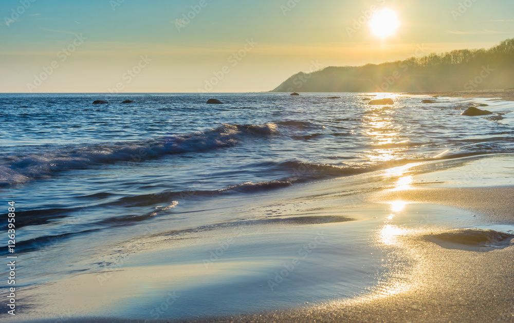 Obraz premium Sonnenaufgang an der Ostsee auf der Insel Rügen