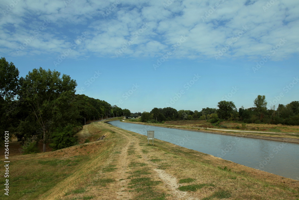  Balade sur les rives du canal latérale de la Loire.
