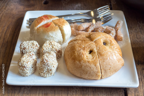various kinds of Chinese snack