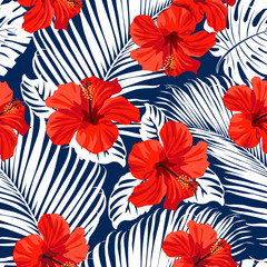 Fotobehang Rood patronen Tropische bloemen palmbladeren patroon  © Angelina Bambina