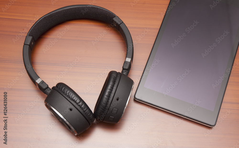 headphones
headphones