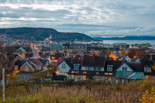 Trondheim nocą, Norwegia