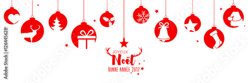 Carte de vœux avec boules de Noël et décorations suspendues