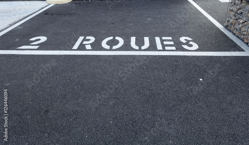 parking pour 2 roues