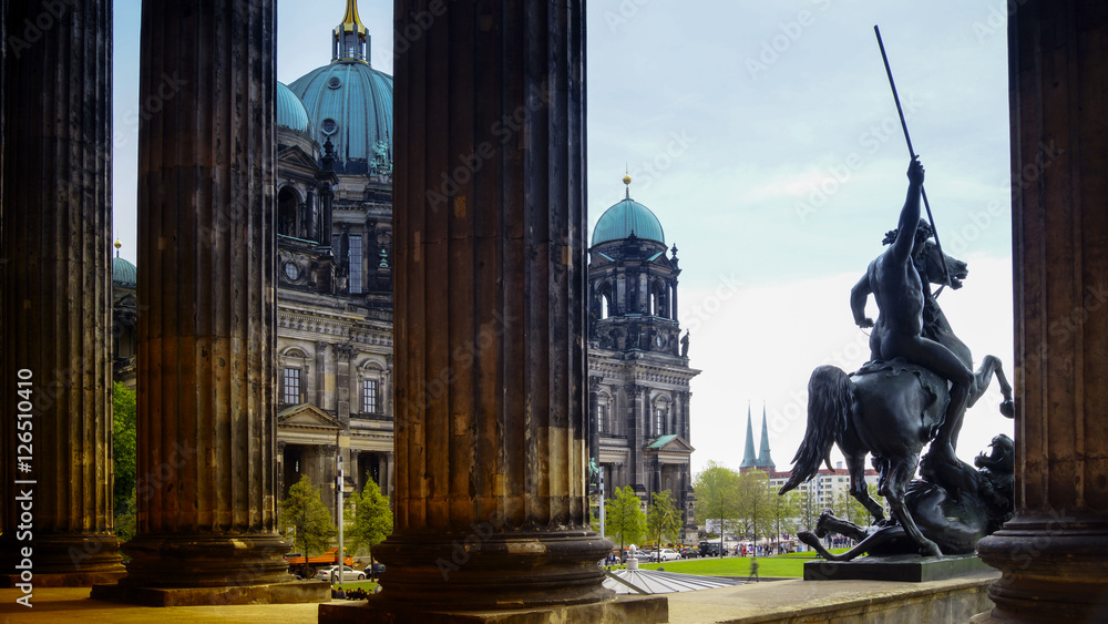 Fototapeta premium BERLIN, GERMANY - CIRCA 2011: Berliner Dom (Berlin Cathedral)
