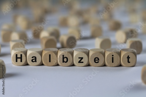 Halbzeit - Holzwürfel mit Buchstaben