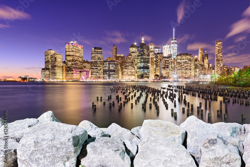 Fototapeta Panorama Nowego Jorku po zmroku ścienna